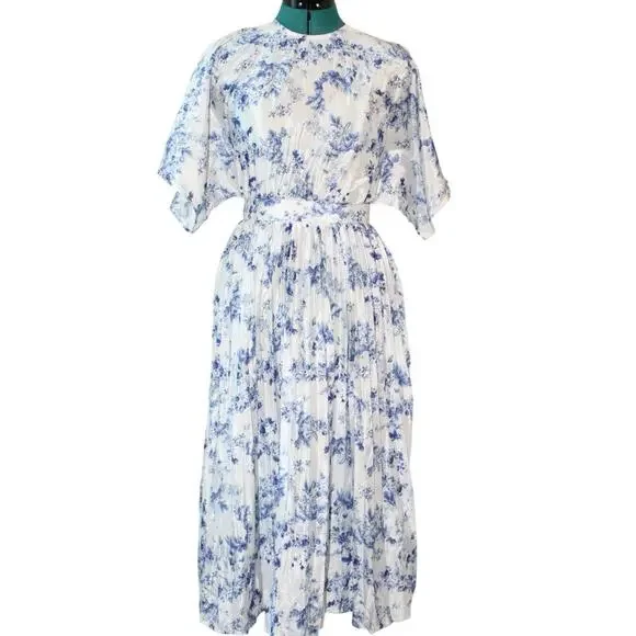NWT Pretty Little Thing Blue Floral Pleated Maxi Dress Open Back Size 0 - Picture 2 of 5